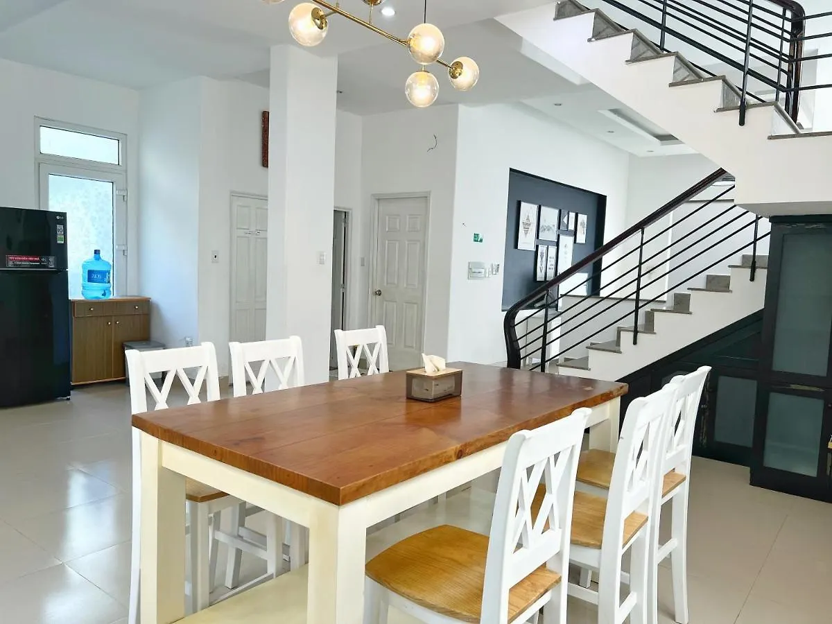 5 Bedroom Villa In Vung Tau- Biet Thu 5 Phong Bai Sau- The Black & White Garden Villa