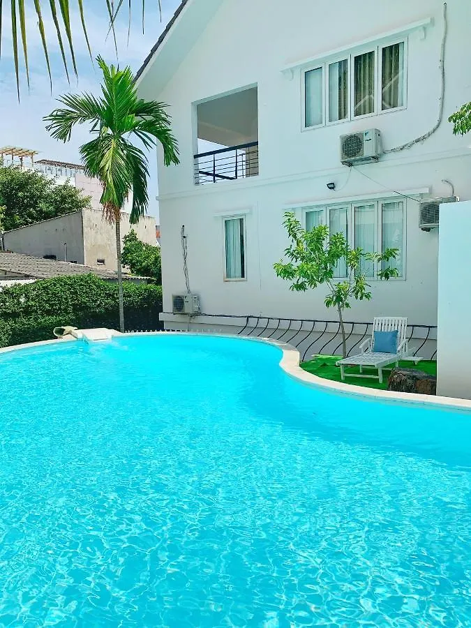 5 Bedroom Villa In Vung Tau- Biet Thu 5 Phong Bai Sau- The Black & White Garden Villa Vietnam