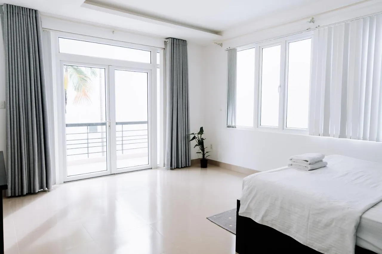 5 Bedroom Villa In Vung Tau- Biet Thu 5 Phong Bai Sau- The Black & White Garden Villa Vietnam