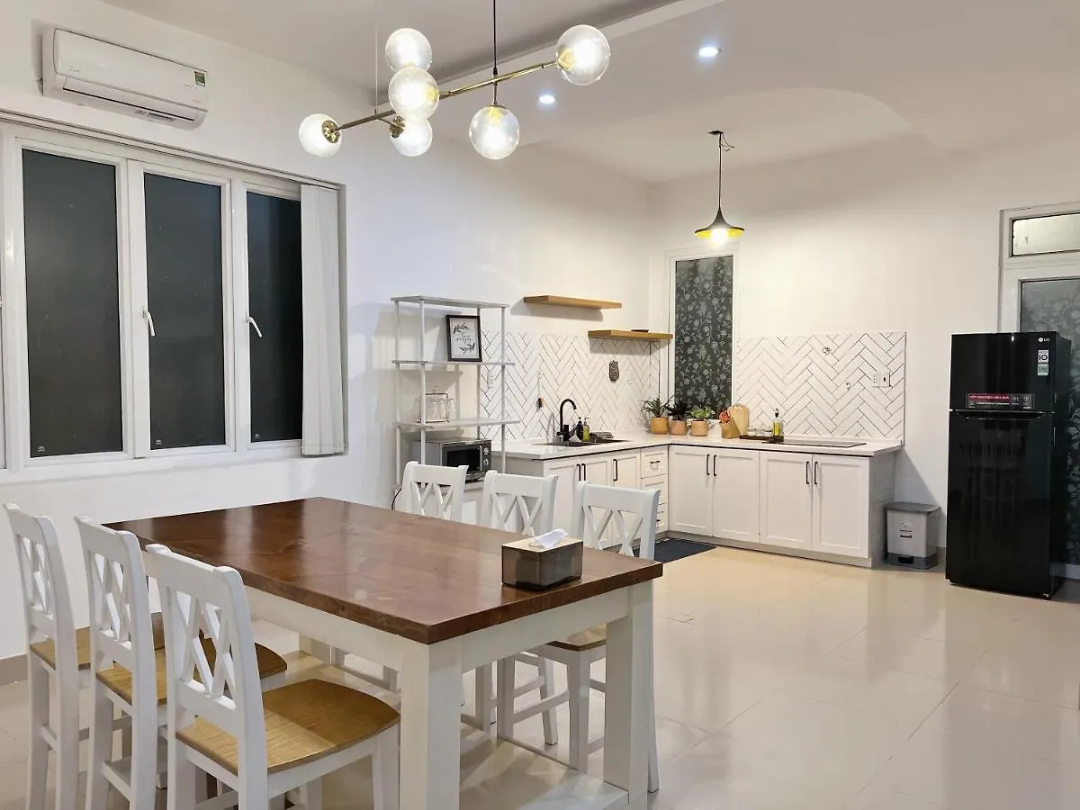 5 Bedroom Villa In Vung Tau- Biet Thu 5 Phong Bai Sau- The Black & White Garden Villa